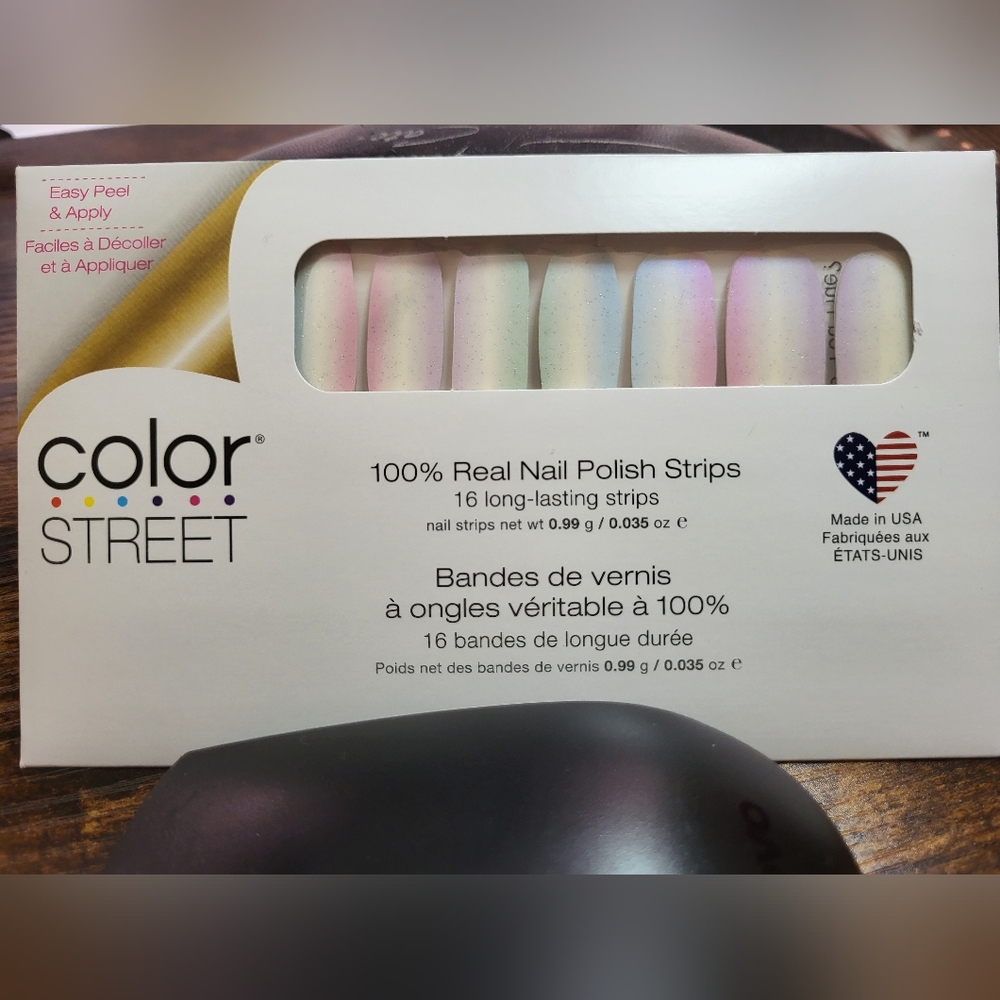 RETIRED How Do You Hue? Color Street Nail Set